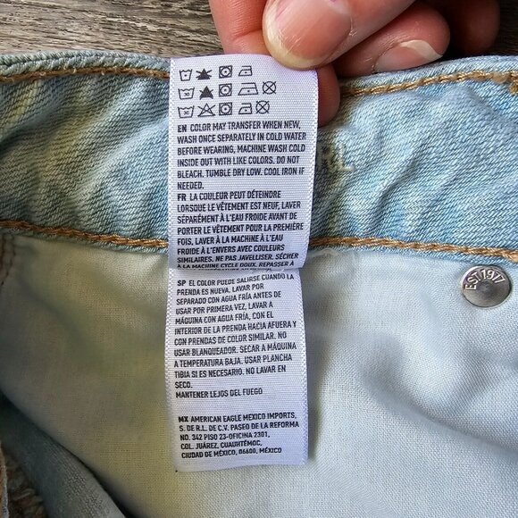 American Eagle Jeans Womens Size 10 Button Fly Light Acid Wash Distressed Angled - Picture 12 of 16